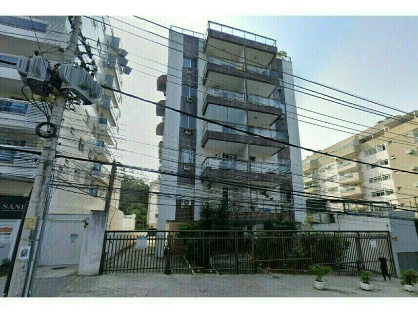 Cobertura Ocupada com 603m² em Leilão