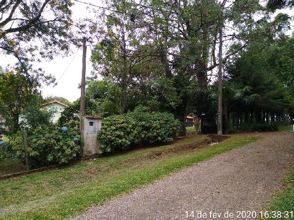 Terreno amplo com 1000m², ideal para investimento