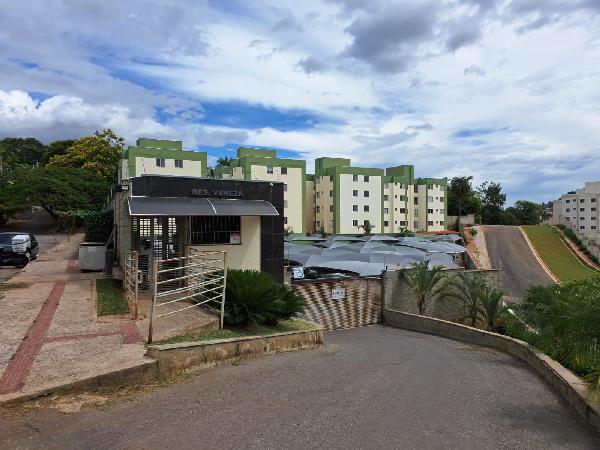 Apartamento com 2 Quartos e 1 Vaga em Santa Luzia