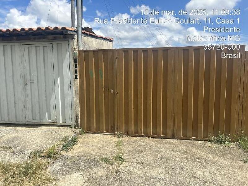 Casa com 2 quartos, 1 vaga, 44.4m² construídos