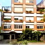 Apartamento com Estacionamento - Rua Thomaz Flores, 296