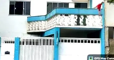 Casa Ocupada com 298m² Construída em Leilão