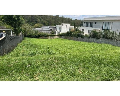Terreno de 1.000 m² em condomínio residencial