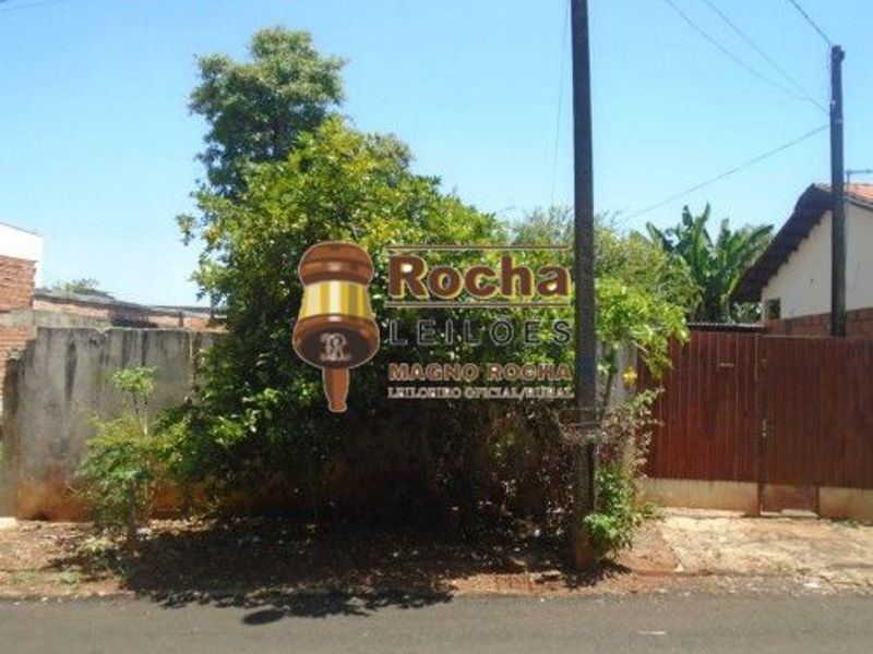 Casa em Madeira com 70m² de Área Construída em Foz do Iguaçu