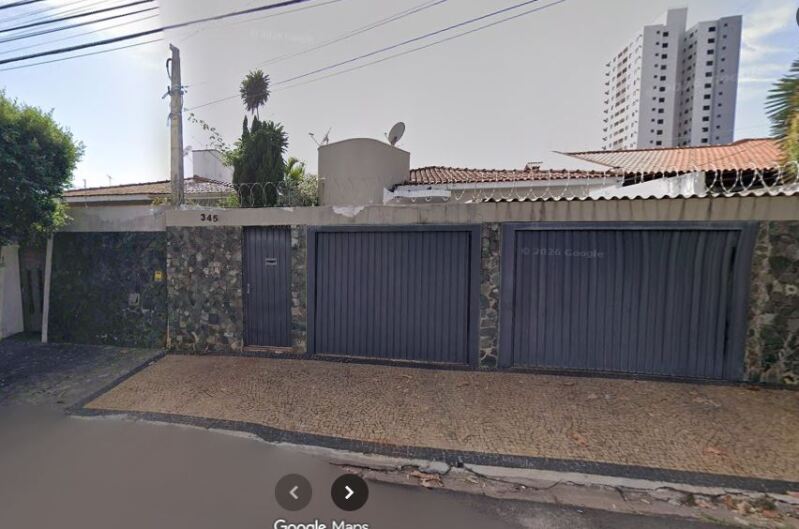 Casa com 3 dorms (1 suíte), 2 vagas, churrasqueira e piscina