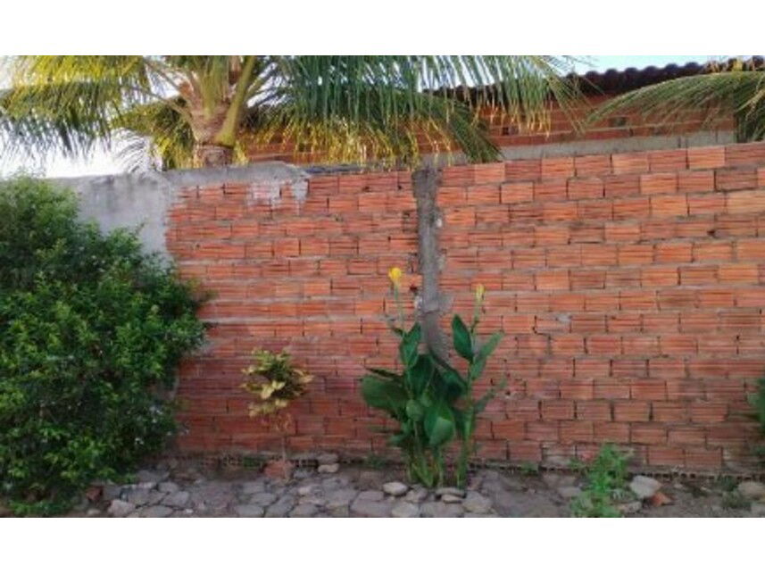 Casa à venda em leilão - Centro - Magalhães de Almeida/MA