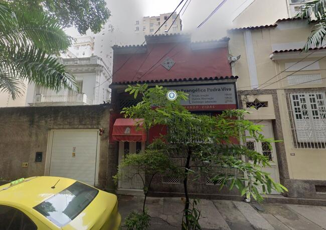 Casa térrea 281m², 1938, sem garagem, precisa modernização