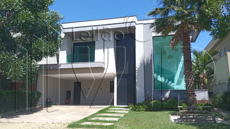 Casa com 356,55 m² em Alphaville