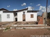 Casa com 2 quartos, 1 banheiro, 1 vaga, 60m² construída, desocupada