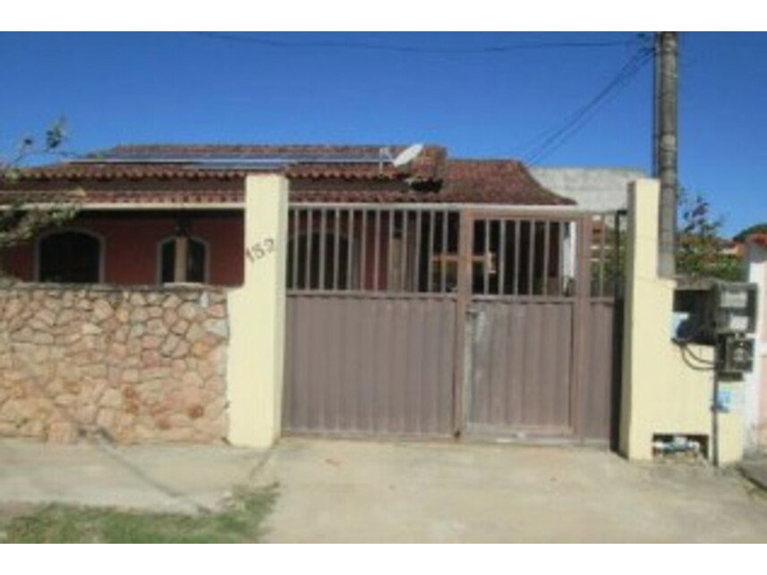 Casa com 226,73m² construídos em terreno de 432m², ocupada
