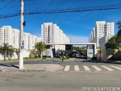 Apartamento com 2 quartos, 2 banheiros e 1 vaga