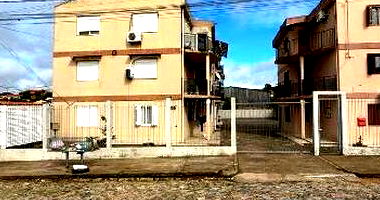 Apartamento em Camaquã com 2 quartos e 1 vaga