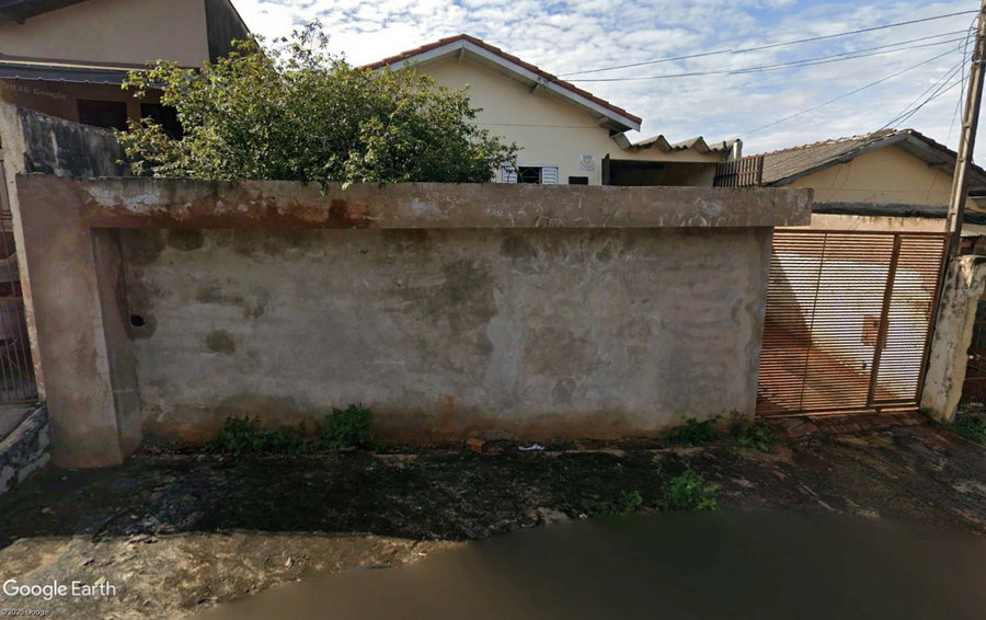Terreno 200m² com residência de 133,50m² em Londrina
