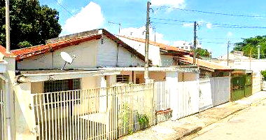 Casa residencial com terreno de 156m², 6x26m, desocupada