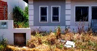 Casa com 1 quarto, 1 vaga e 56,29m² construída, desocupada