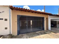 Casa ocupada com 2 quartos e 66 m² construídos