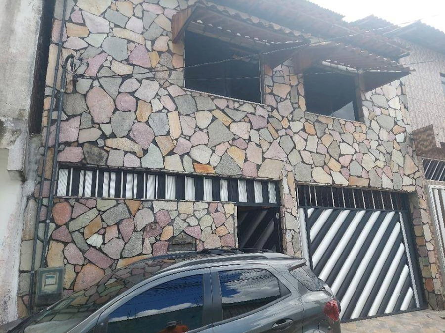 Casa Padrão com 3 Quartos e 3 Banheiros em Camaçari