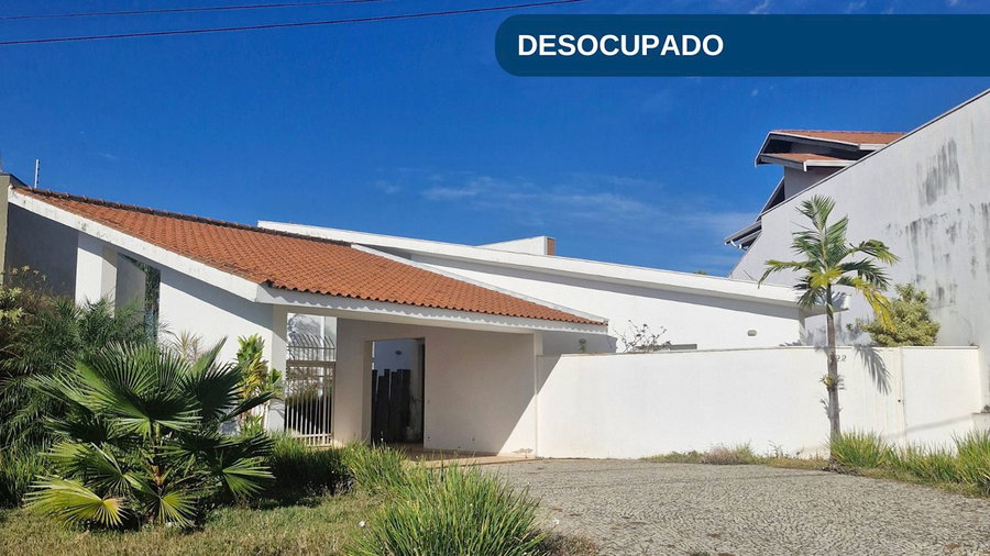 Casa com 431,13m², 3 quartos, desocupada em Campinas