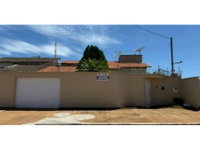 Casa com 3 quartos, 2 banheiros e 187,23m² construídos