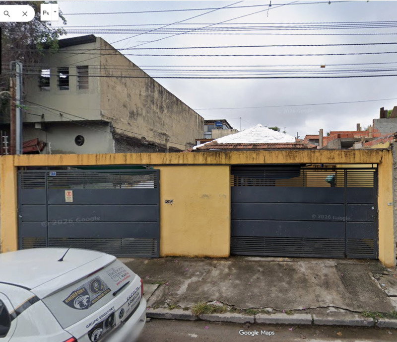 Terreno com 3 construções independentes em Chácara São João - SP