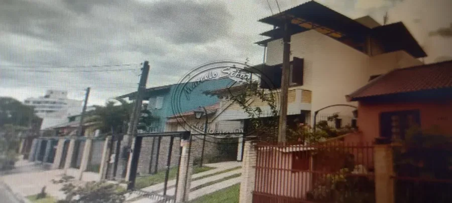 Casa em Alvenaria com 3 Quartos em Cachoeirinha - RS