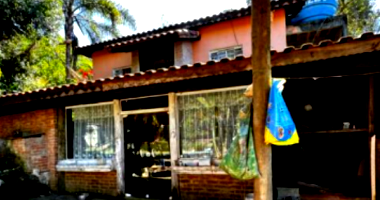 Casa com 2 quartos, 3 banheiros, 143,5m² construída, desocupada