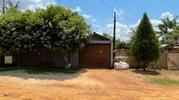 Casa ocupada com 2 quartos e 236,62 m² construídos