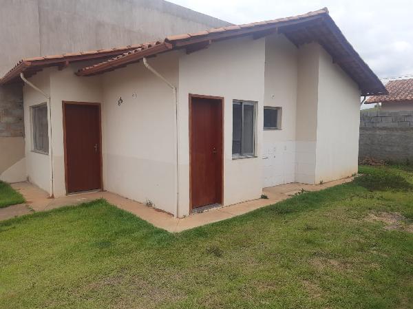 Casa 2 quartos, 1 banheiro, 46m² construída, desocupada