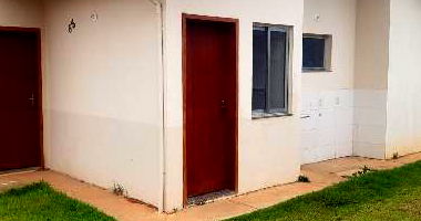 Casa 2 quartos, 1 banheiro, 46m² construída, desocupada