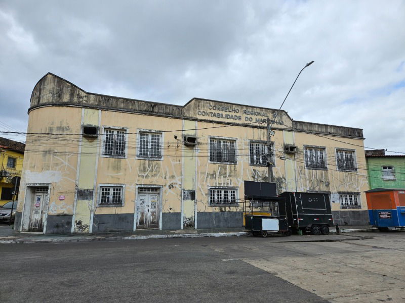 Prédio Comercial com 444,32 m² na Avenida Gomes de Sousa