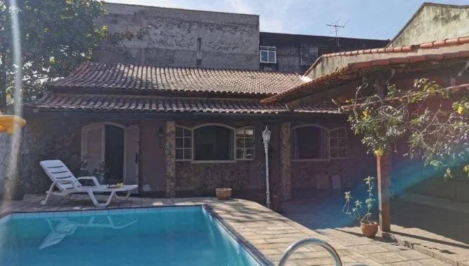 Casa ocupada de 2 quartos, 2 banheiros e 100 m²