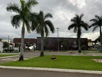Casa ampla com 1 vaga, terreno 609m² e 457m² construída, ocupada