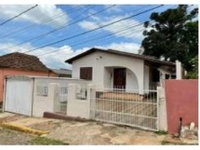 Casa em Leilão com 93m² de Terreno e Construída