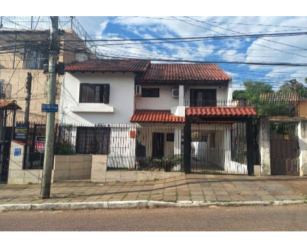 Sobrado residencial com 3 quartos, 1 suíte e 3 vagas, 252,5m² construída