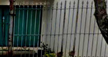 Casa com 3 quartos, 2 banheiros e 1 vaga, 261m² construída, ocupada