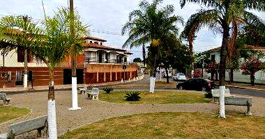 Lote de terreno urbano com 242,22 m², desocupado