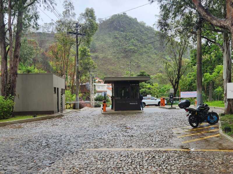 Lote com Área de 1.038,45m² no Condomínio Ville de Montagne