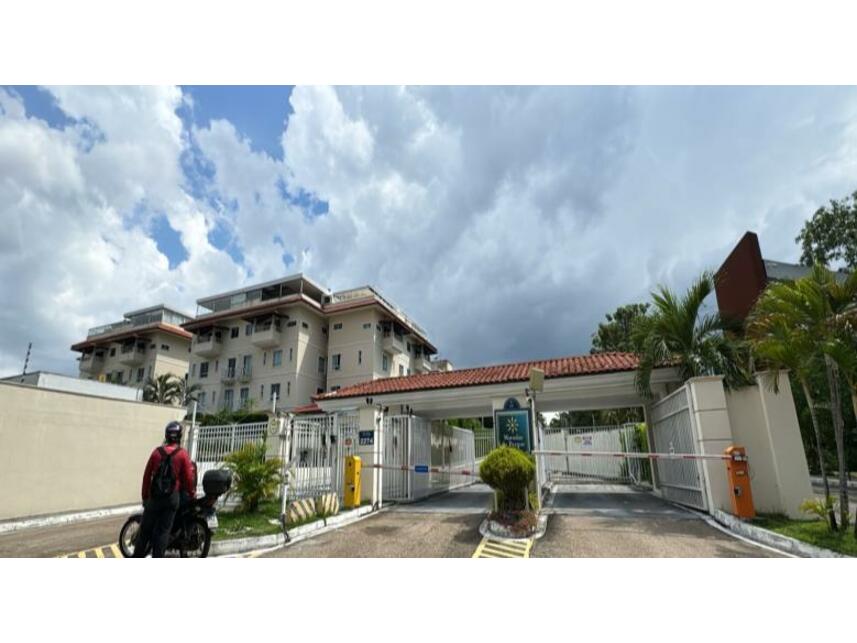 Apartamento Triplex em Leilão com 2 Vagas