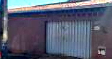 Casa padrão 3 quartos, 1 banheiro, 2 vagas, 139m² construída, ocupada
