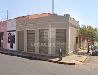 Casa em Taiuva com 236m² de terreno