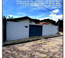 Casa com 2 quartos, varanda, área construída 52,21m², desocupada