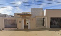 Casa com terreno no centro de Guarda-Mor/MG