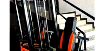 Aparelho de musculação por polias