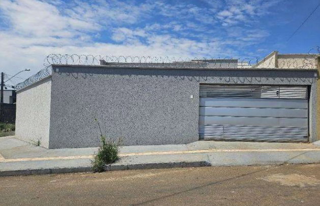 Casa com 2 quartos, 130,65m², ocupada, em condomínio