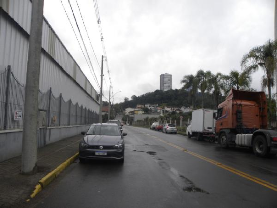 Apartamento com 2 quartos e vaga de garagem em Caxias do Sul