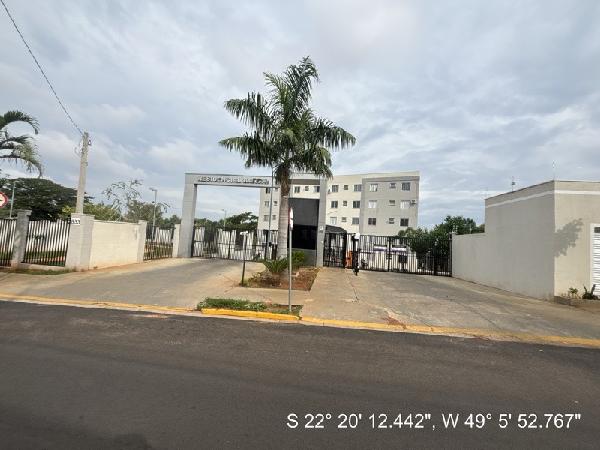 Apartamento 2 quartos, 1 banheiro, 1 vaga, 85m² total, desocupado