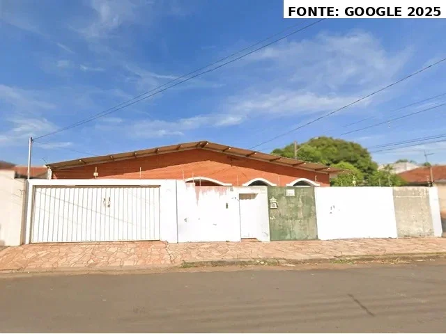 Casa com Piscina em Assis/SP - 210m²