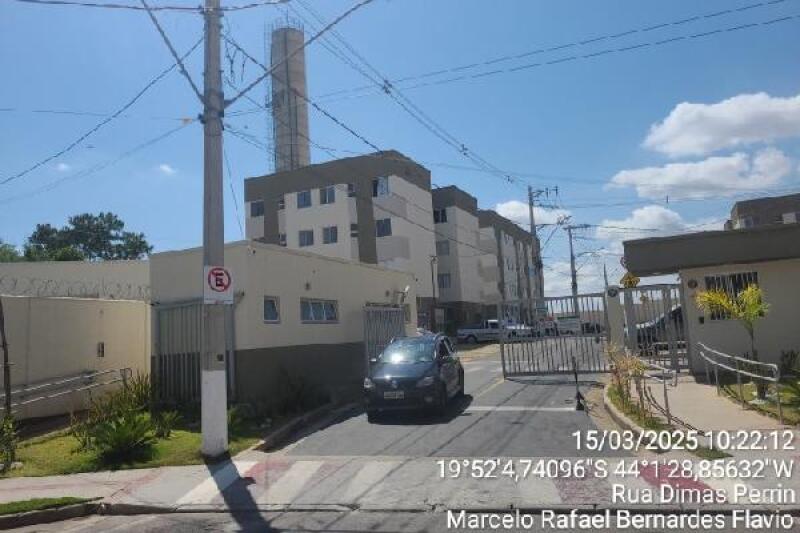 Apartamento 2 quartos, 1 banheiro, 1 vaga