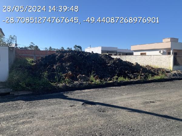 Terreno em Vila Nova Esperança com 403 m² - Desocupado