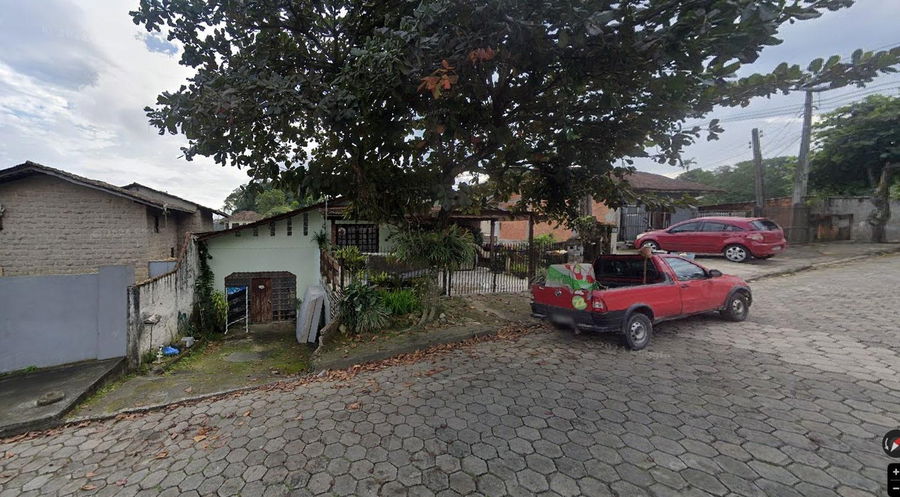 Casa de Alvenaria em Joinville com 180m²